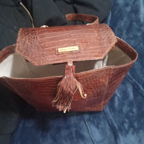 Handbag - Picture 3 of 6